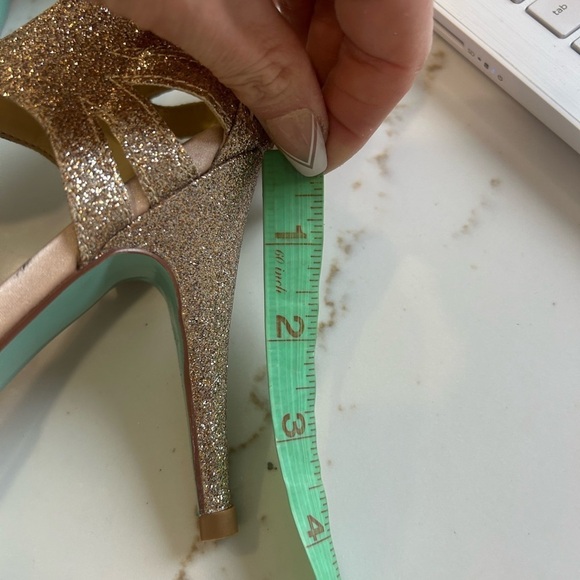 Blue by Betsey Johnson rose gold glitter ankle strap heels size 10 - Picture 4 of 5